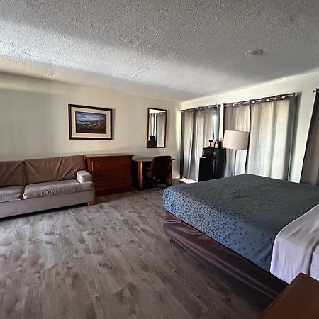 Econo Lodge Inn & Suites On The River Gatlinburg Exteriör bild