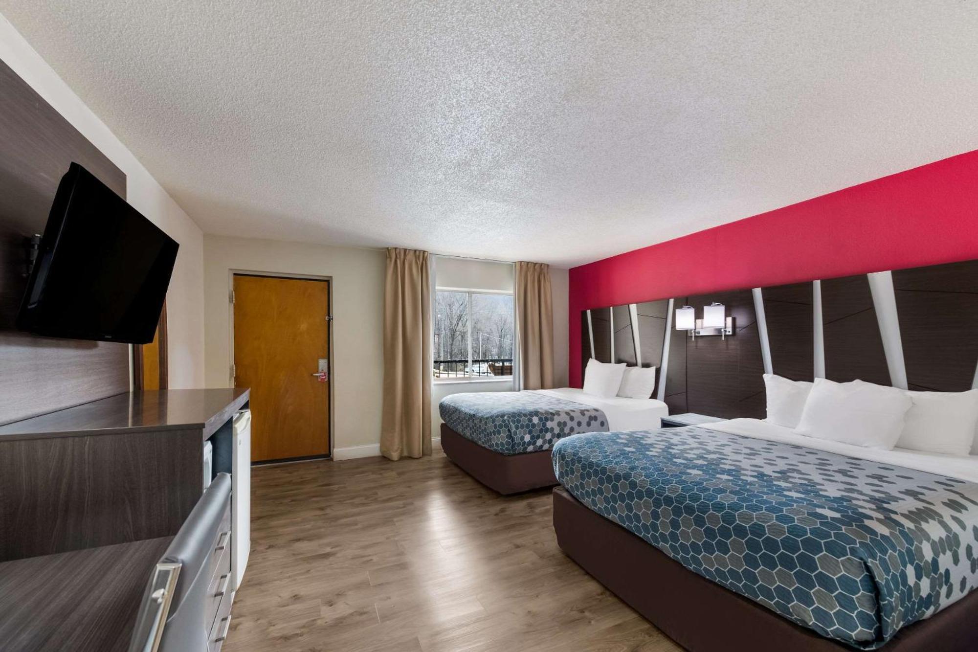 Econo Lodge Inn & Suites On The River Gatlinburg Exteriör bild