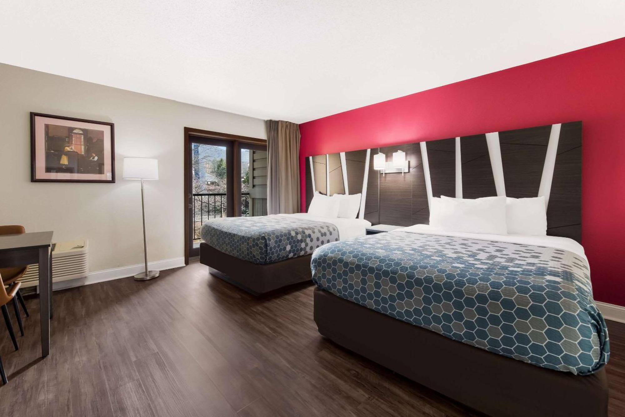 Econo Lodge Inn & Suites On The River Gatlinburg Exteriör bild