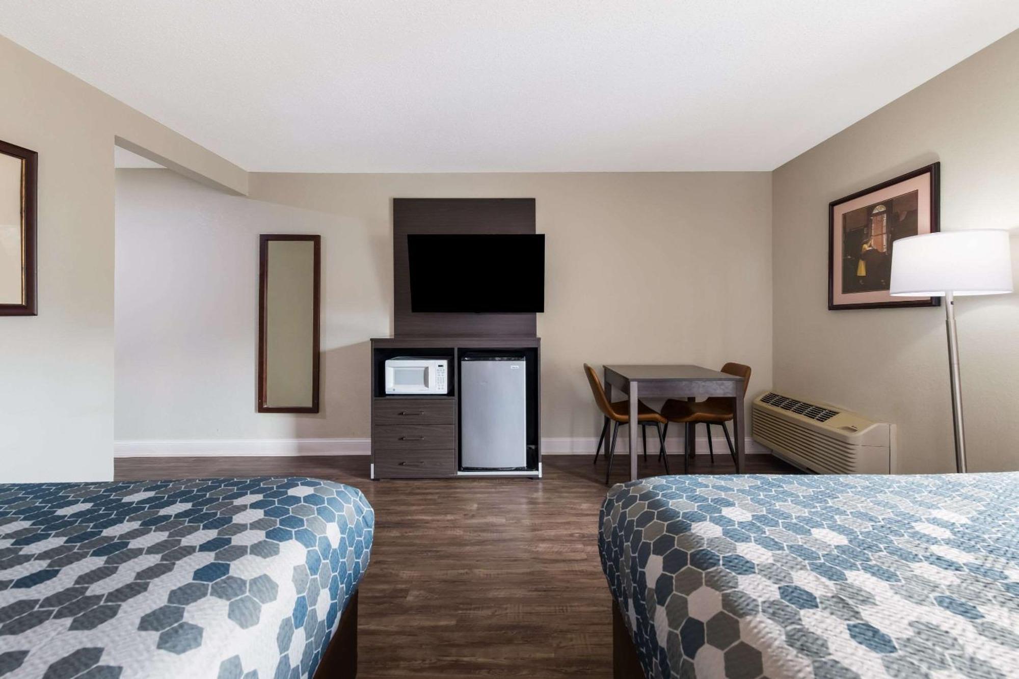 Econo Lodge Inn & Suites On The River Gatlinburg Exteriör bild