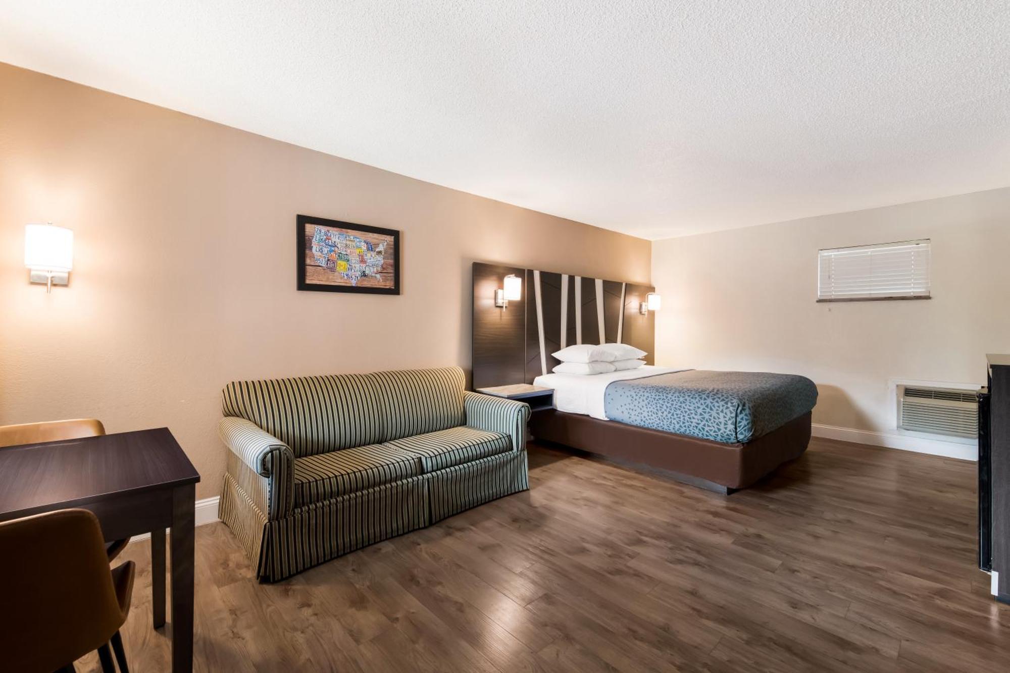 Econo Lodge Inn & Suites On The River Gatlinburg Exteriör bild